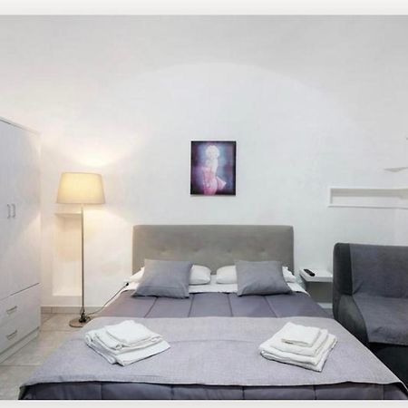 Holiday Home Tarsia Vicino Piazza Dante - Toledo Naples Luaran gambar