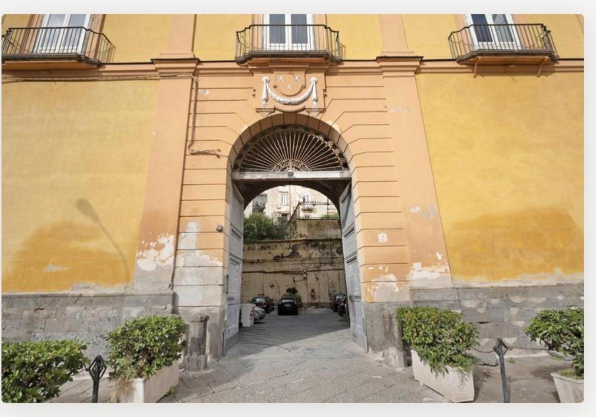 Holiday Home Tarsia Vicino Piazza Dante - Toledo Naples Luaran gambar