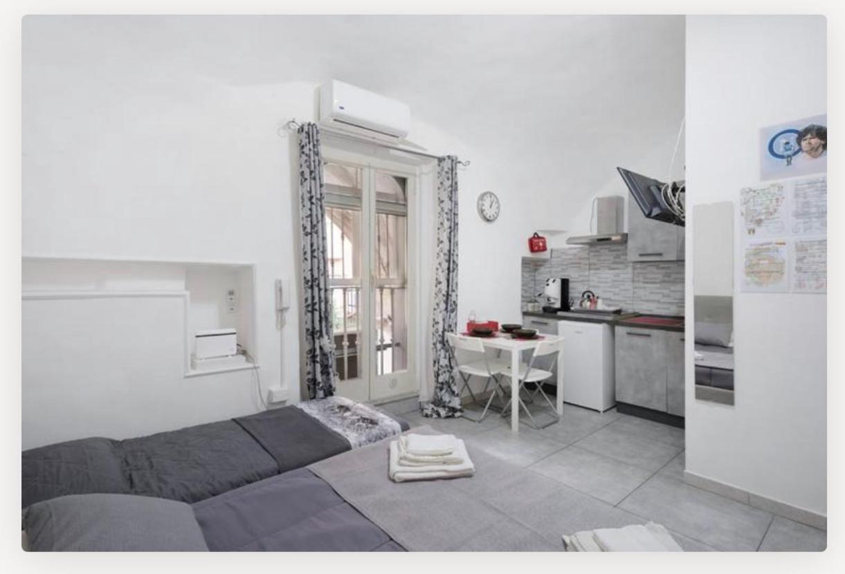 Holiday Home Tarsia Vicino Piazza Dante - Toledo Naples Luaran gambar